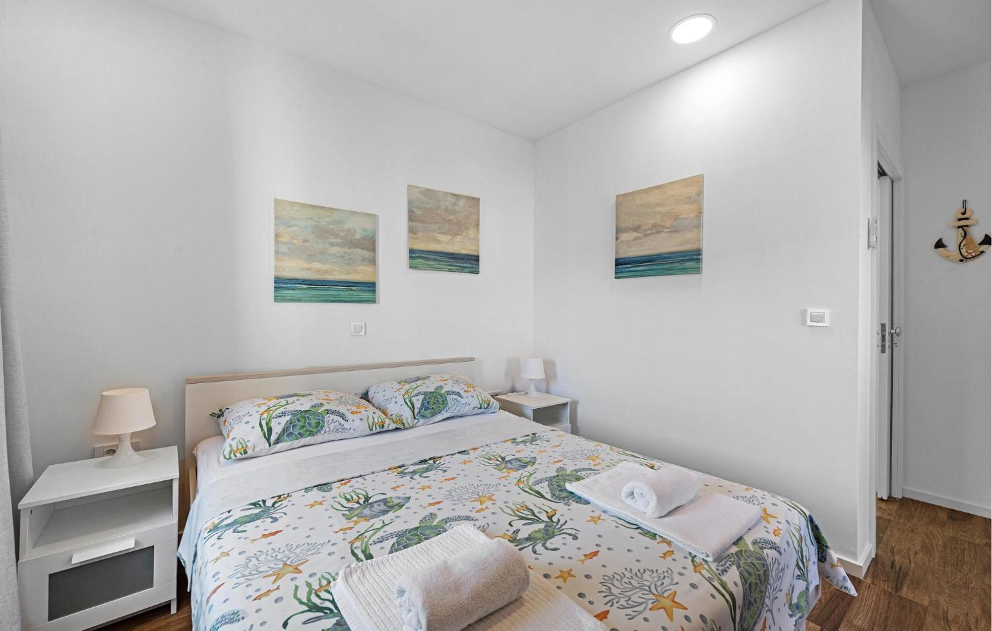 4 Bedroom Stunning Home In Murter Luaran gambar